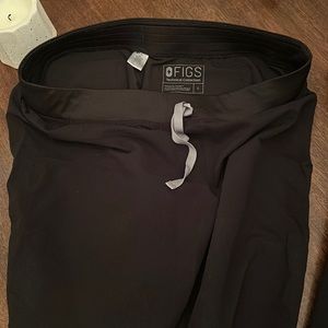 Women’s figs technical collection scrub bottoms